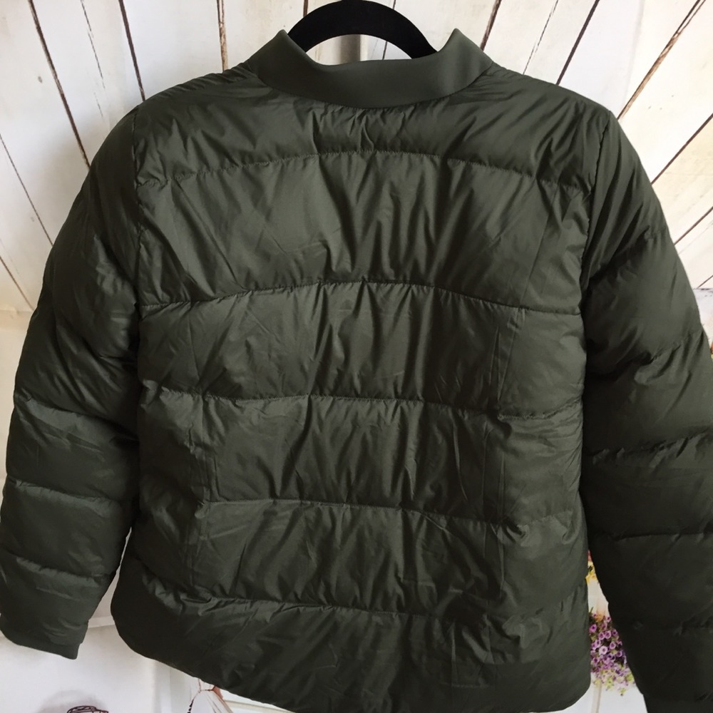 NWT LULULEMON WEIGHTLESS WONDER JACKET PEST GREEN - Picture 6 of 8